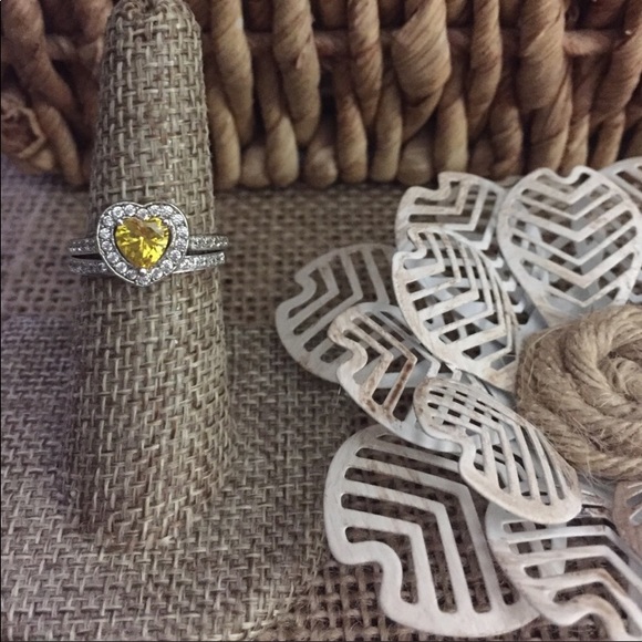 The Metal Daisy Jewelry - Heart shaped Wedding Set SZ 6.5